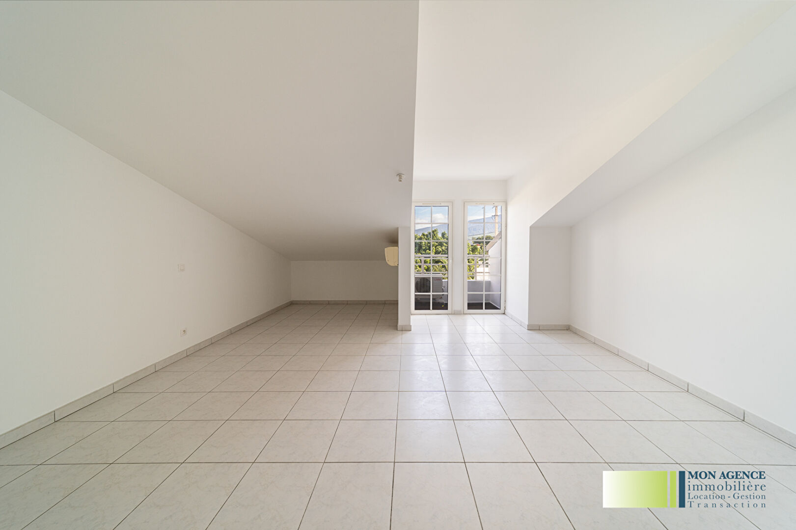 Photo T2  - LIGNE DES BAMBOUS - ST PIERRE image 5/6