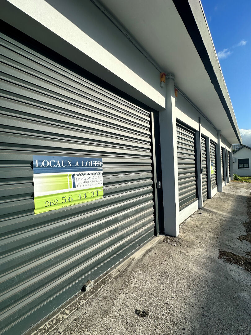 Photo Locaux commerciaux - 95 m2 - Saint BENOIT CENTRE image 6/6