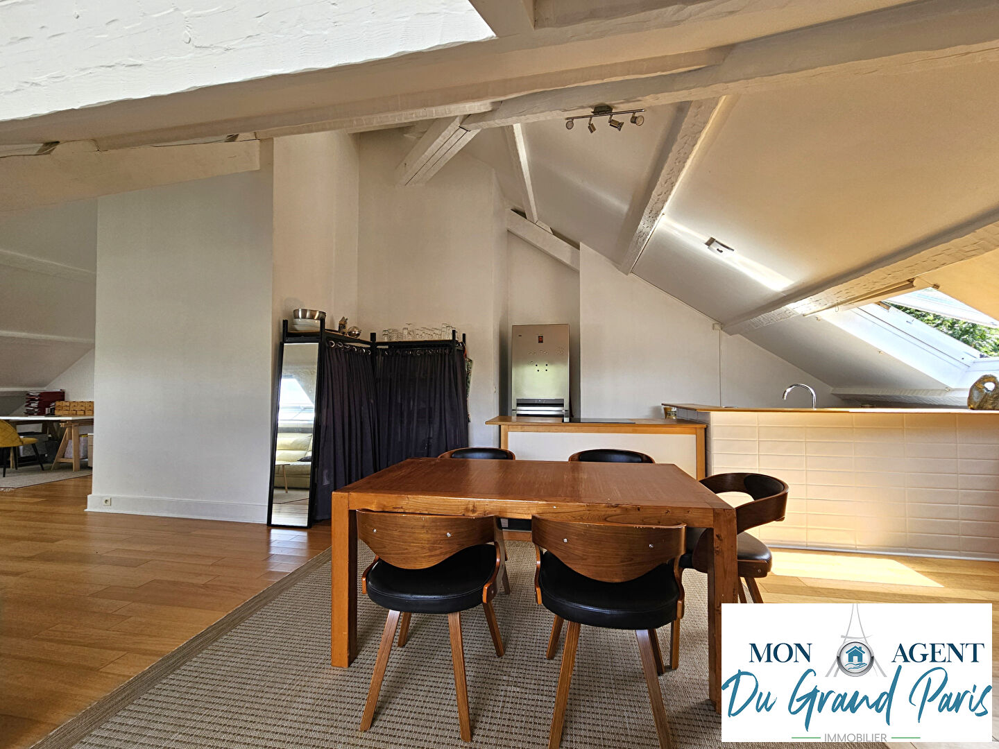 Photo Appartement atypique dernier etage ascenseur terrasse vue vallee Verrieres le Buisson proche Bievres image 5/6