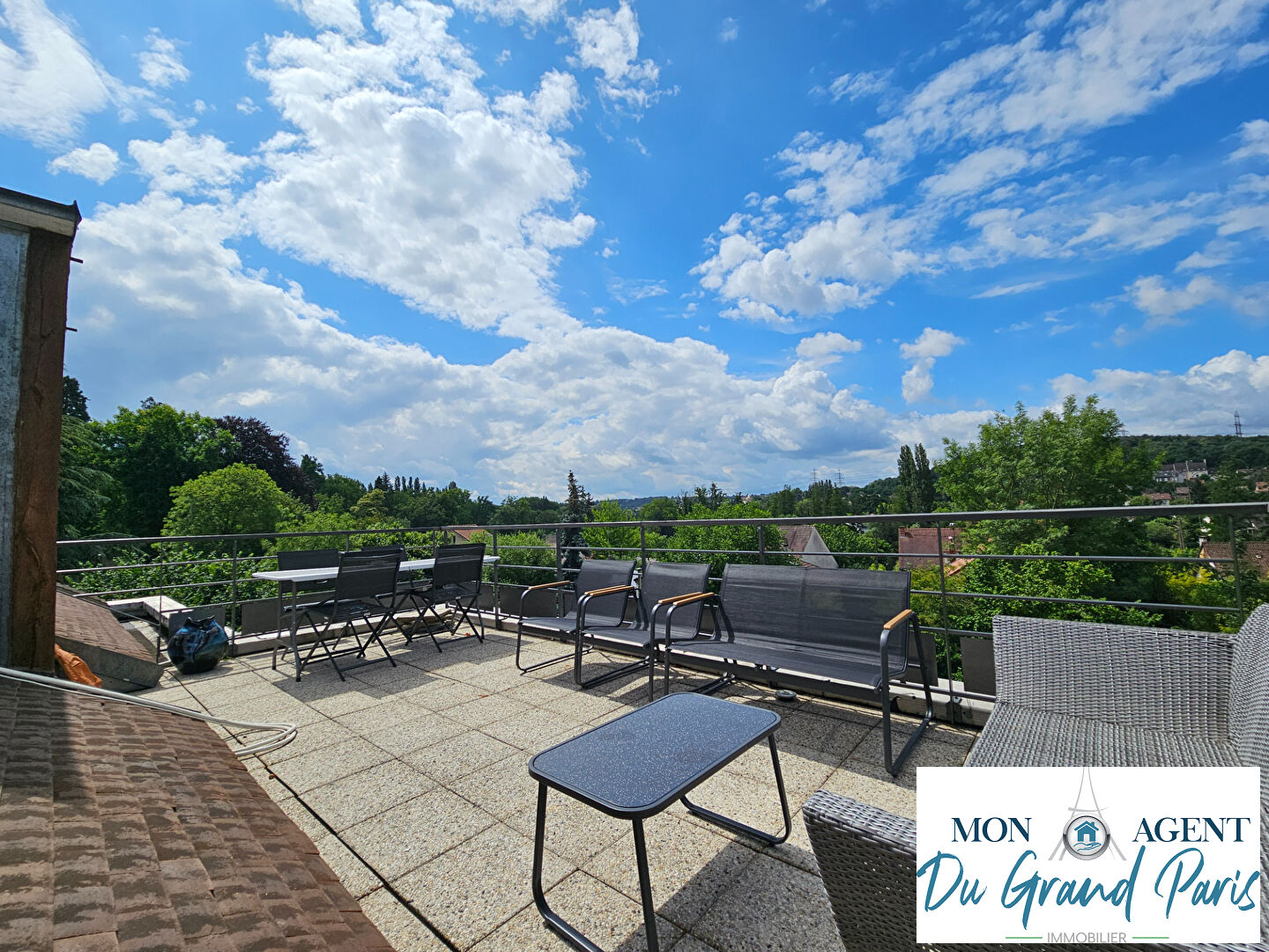 Photo Appartement atypique dernier etage ascenseur terrasse vue vallee Verrieres le Buisson proche Bievres image 2/6