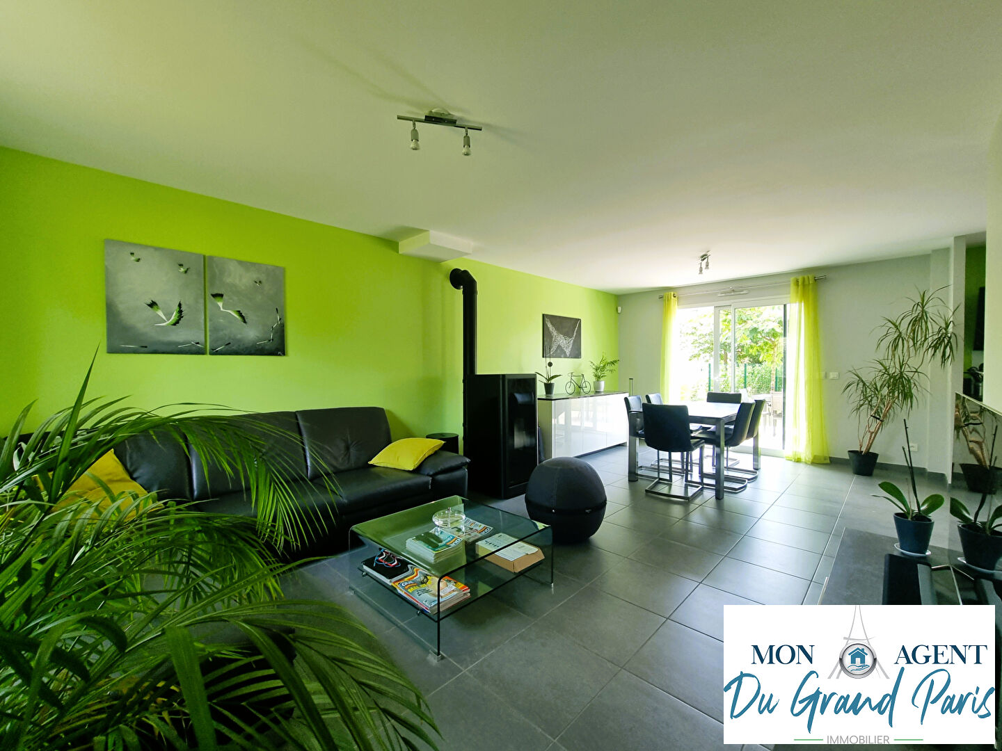 Photo Belle Maison contemporaine de 146m2 sur terrain de 965m2 image 2/6