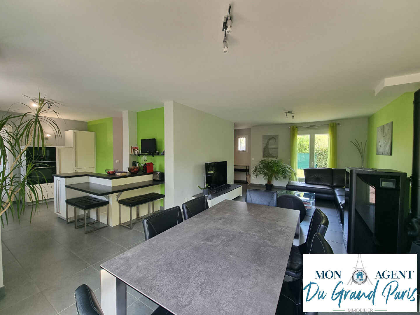 Photo Belle Maison contemporaine de 146m2 sur terrain de 965m2 image 3/6