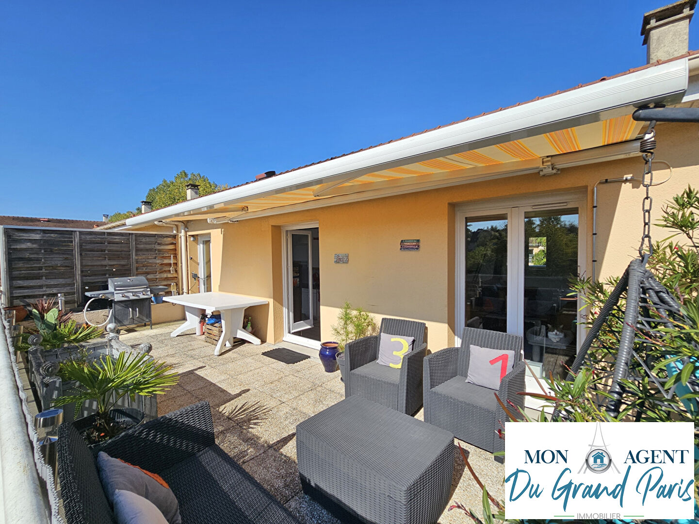 Photo Appartement Duplex Terrasse Arpajon 5 Pieces 97 m2 cave et garage double dernier etage image 1/6