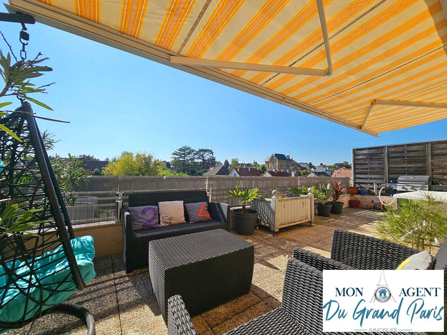 Photo Appartement Duplex Terrasse Arpajon 5 Pieces 97 m2 cave et garage double dernier etage image 2/6