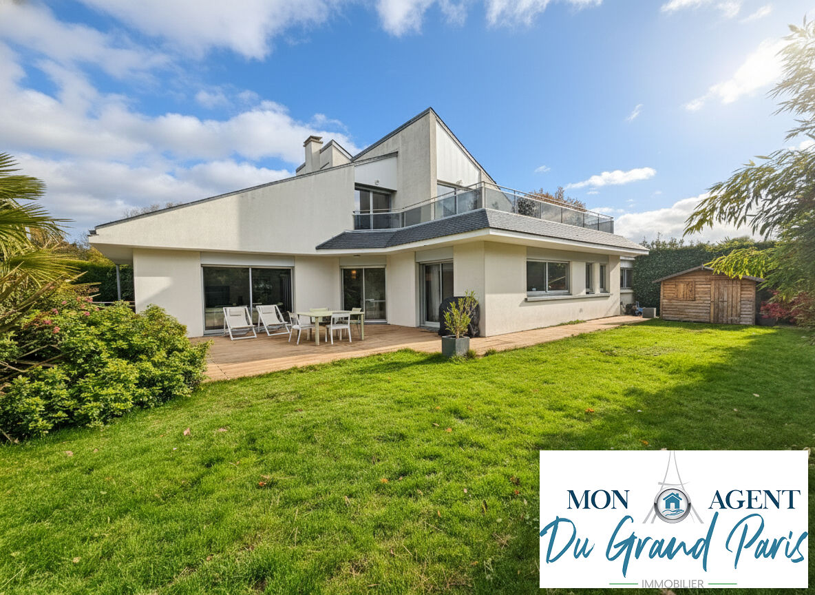 Maison d architecte 220m2 + sous sol total sur terrain 830m2 Jouy en Josas proche Versailles Velizy Plateau de Saclay Grand Paris Sud