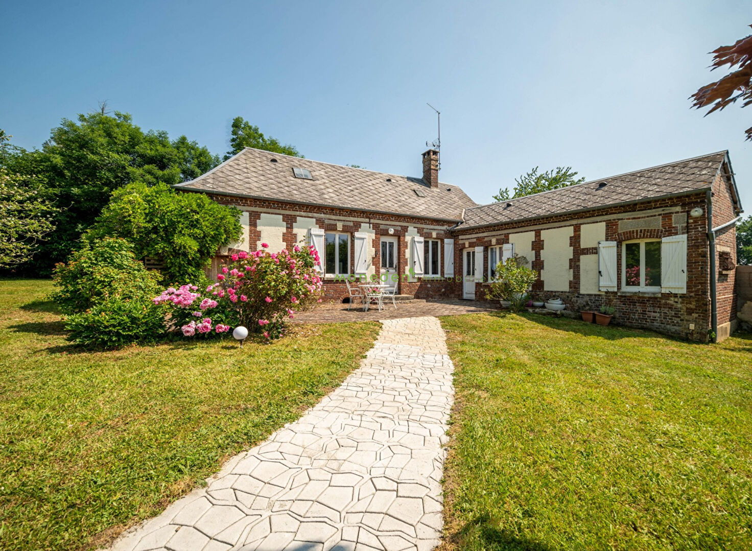 27150 Hébécourt  Charmante Longère sur un Terrain clos arboré!