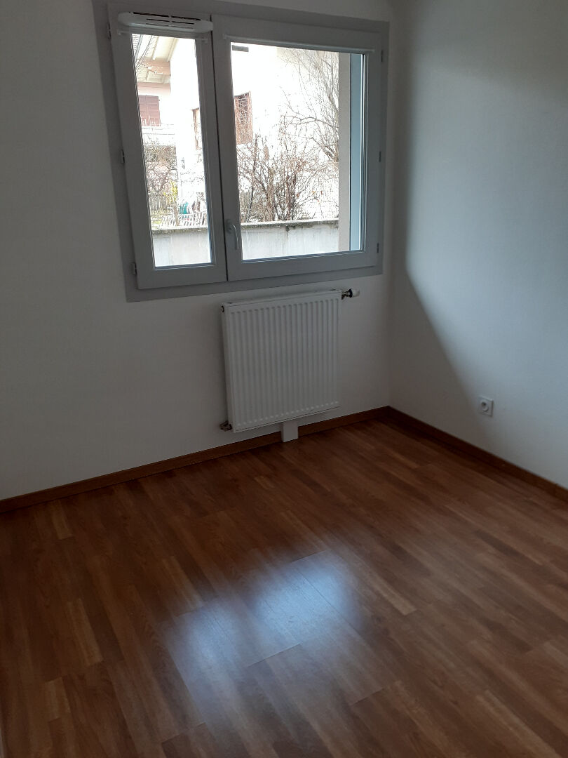 Photo Appartement LA ROCHE-SUR-FORON - 4 pièce(s) - 82 m2 image 5/6