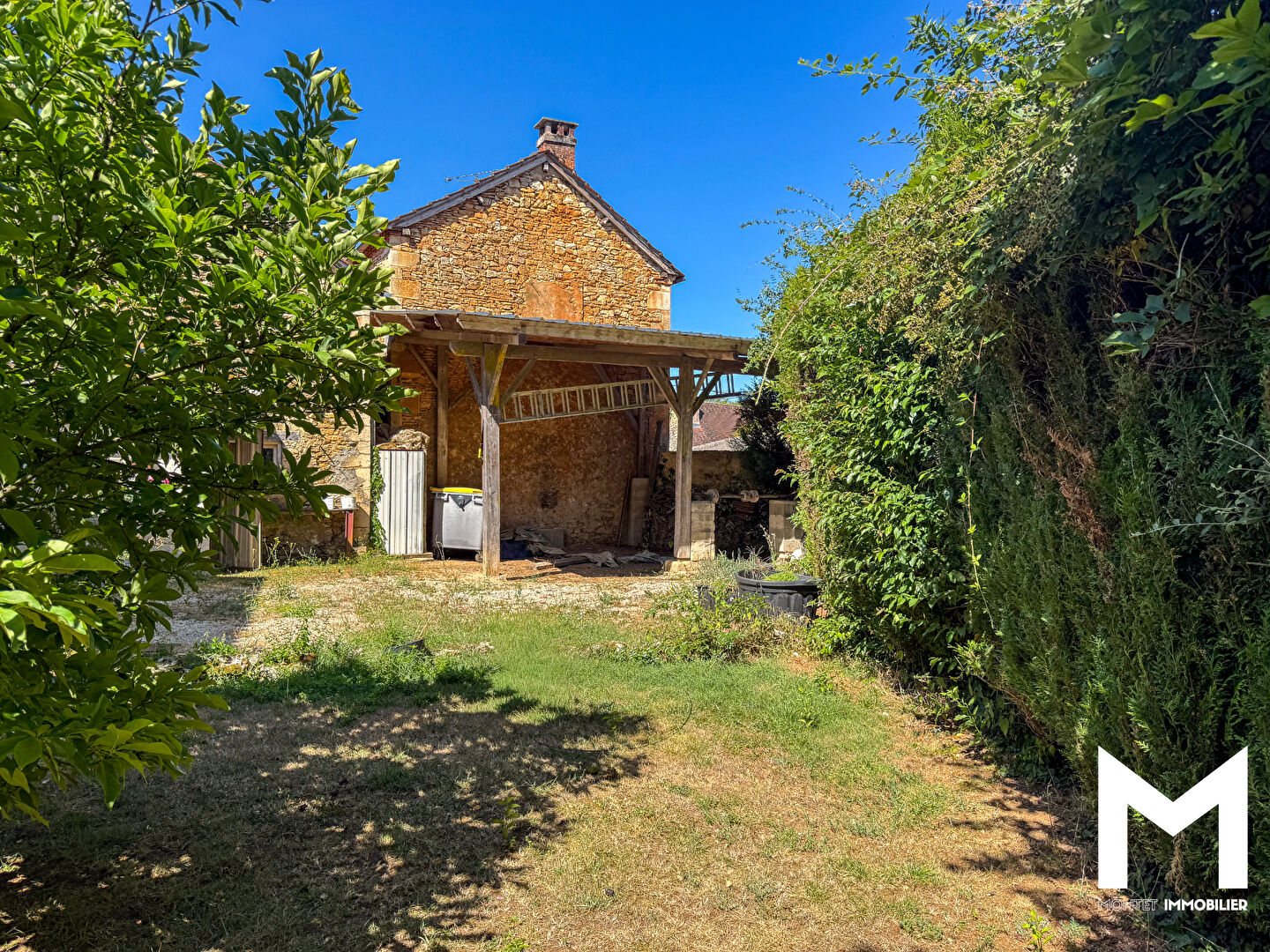 Photo Maison en pierre avec grange image 2/6