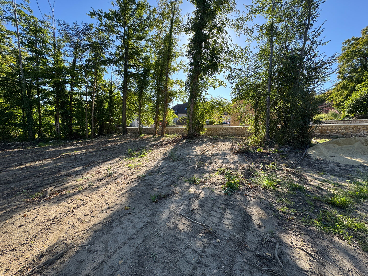 Photo Très beau terrain  Centre  Montfort L Amaury  1440m2 image 3/4