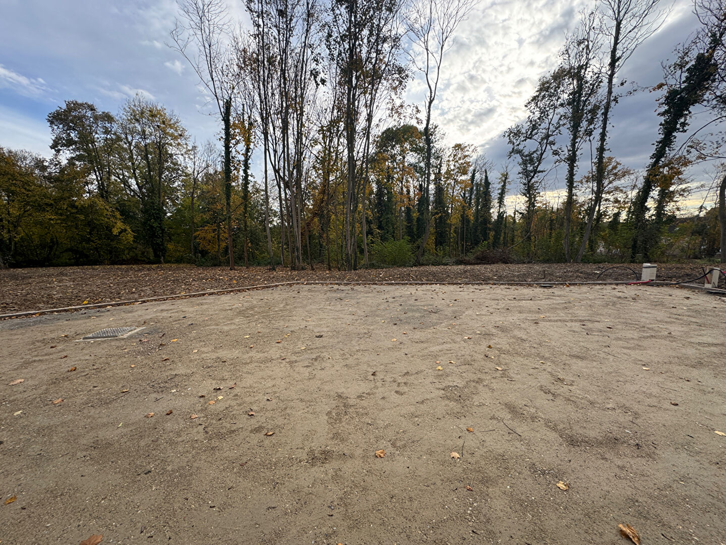 Très beau terrain constructible  centre Montfort L Amaury 1613 m2