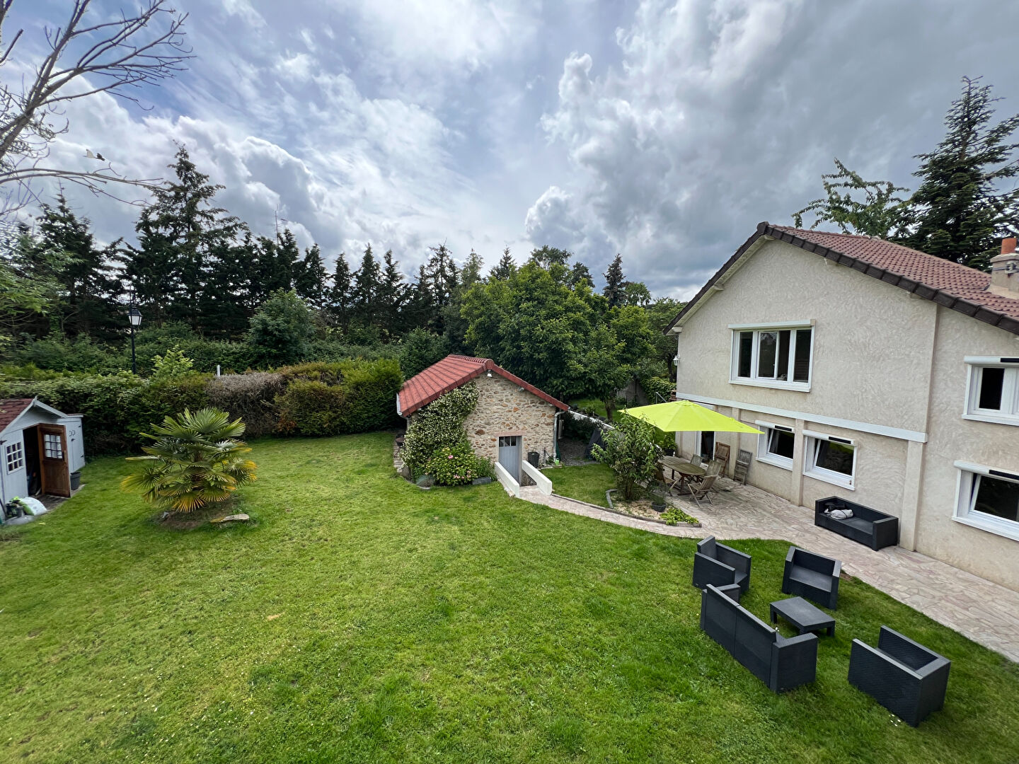 Photo Jolie maison ancienne et  entièrement rénovée  Centre Montfort L Amaury 7 pièces 180 m2 image 4/6