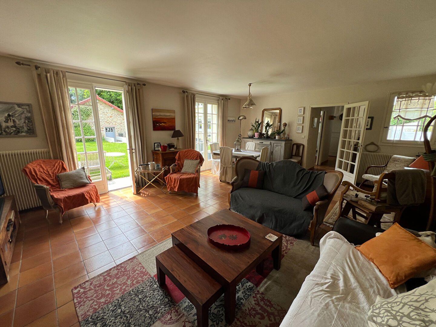 Photo Jolie maison ancienne et  entièrement rénovée  Centre Montfort L Amaury 7 pièces 180 m2 image 6/6