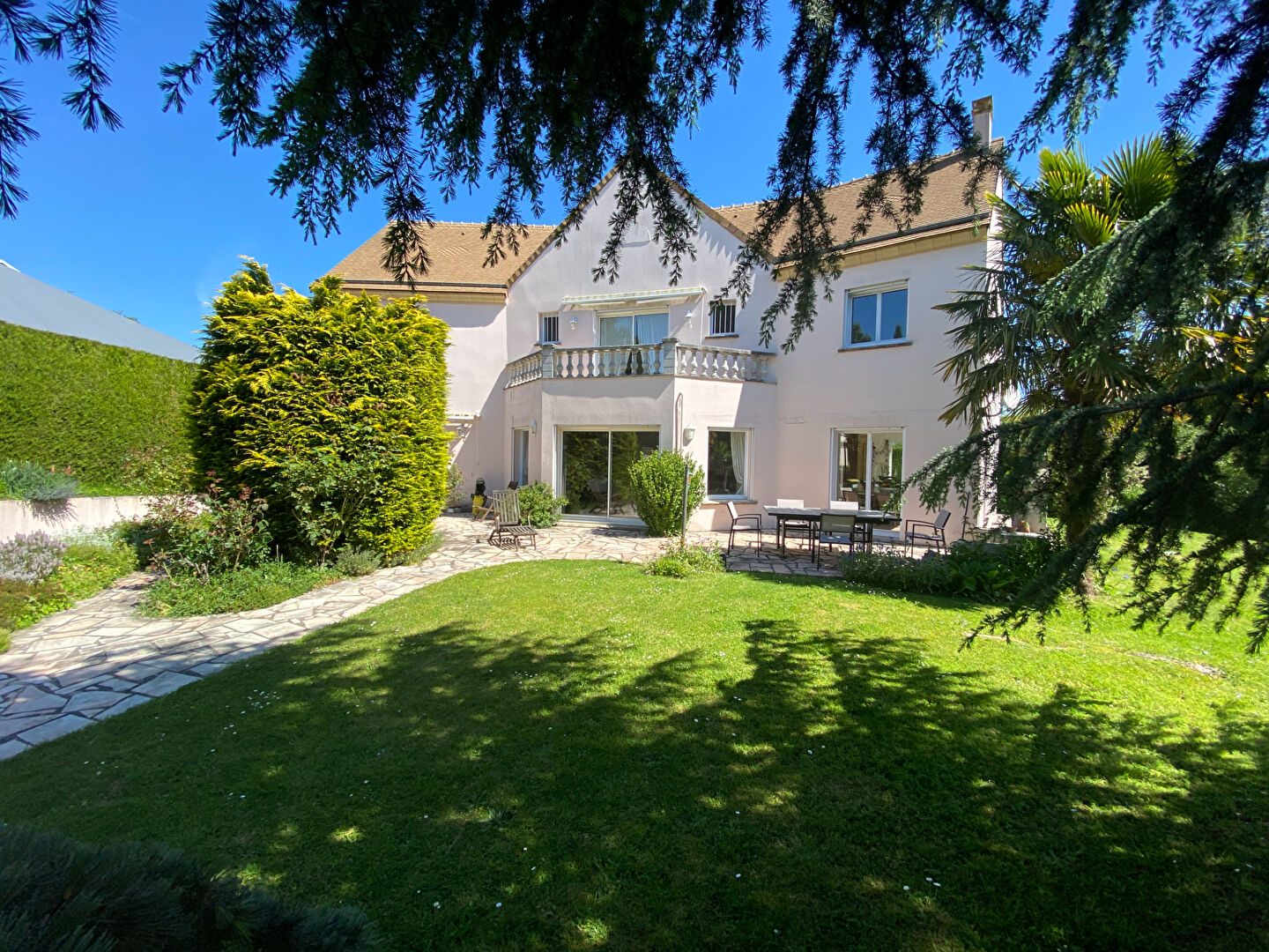 Agence immobilière de Montfort L'Amaury Immobilier - Montfort L'Amaury Immobilier