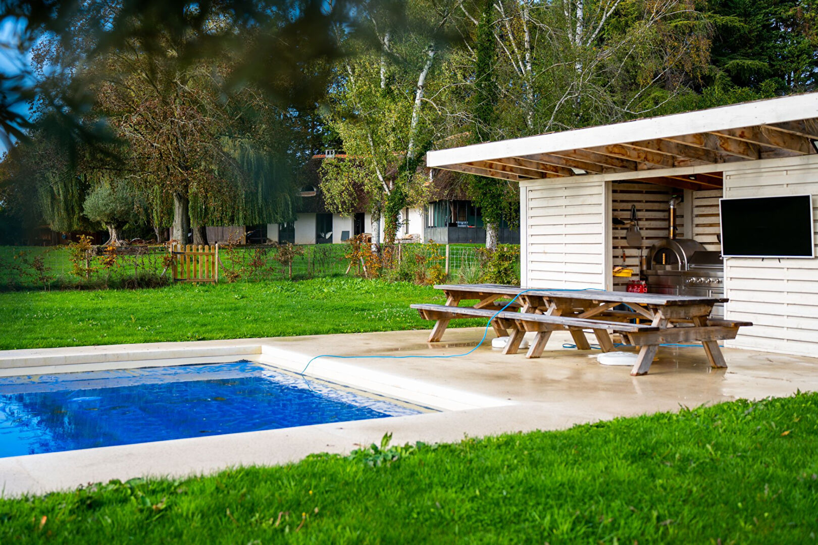 Photo Magnifique propriété  avec piscine  et tennis , Vue sur Forêt Proche Behoust   8 pièces 4 m2 image 3/6