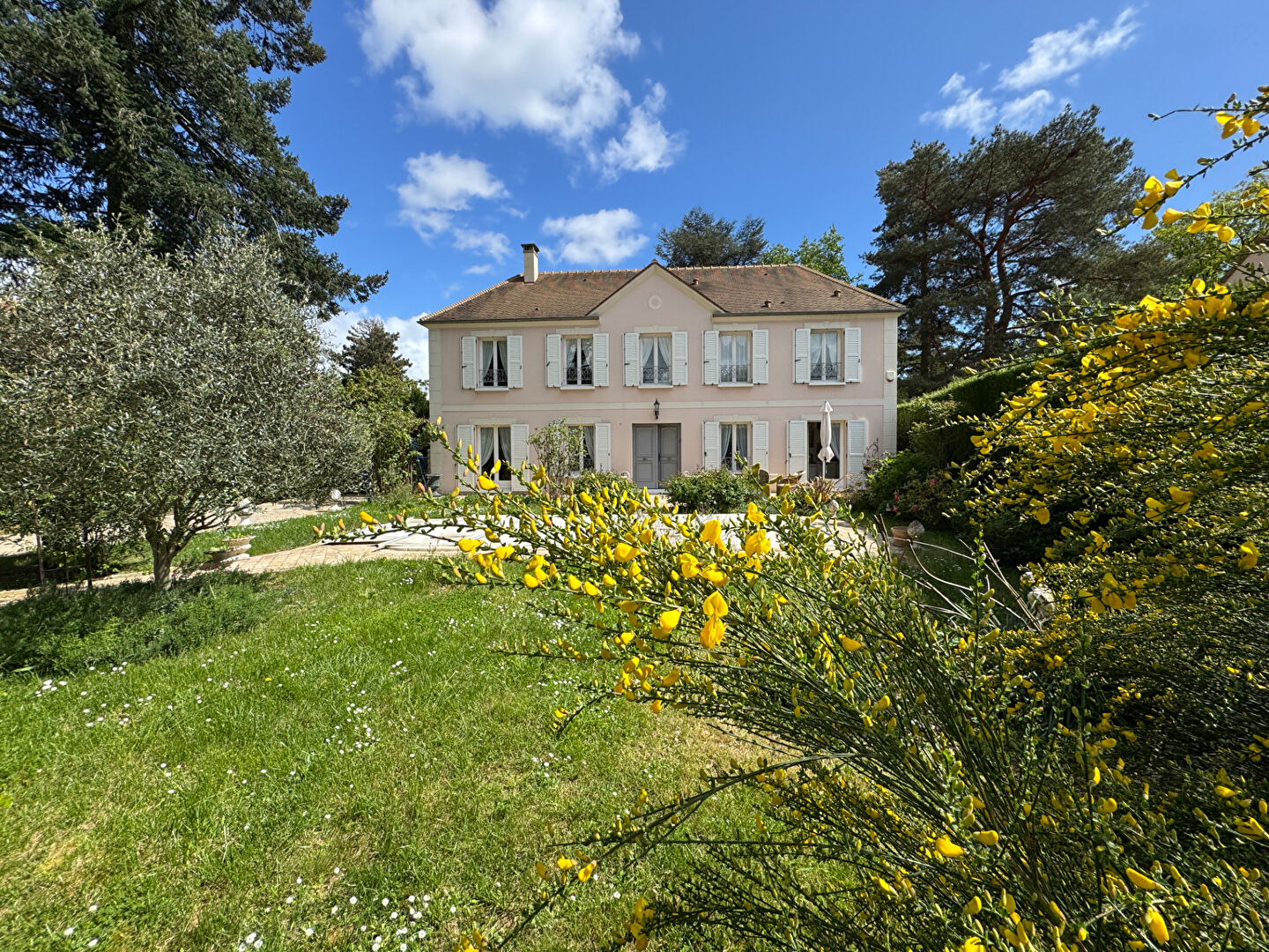 Agence immobilière de Montfort L'Amaury Immobilier - Montfort L'Amaury Immobilier