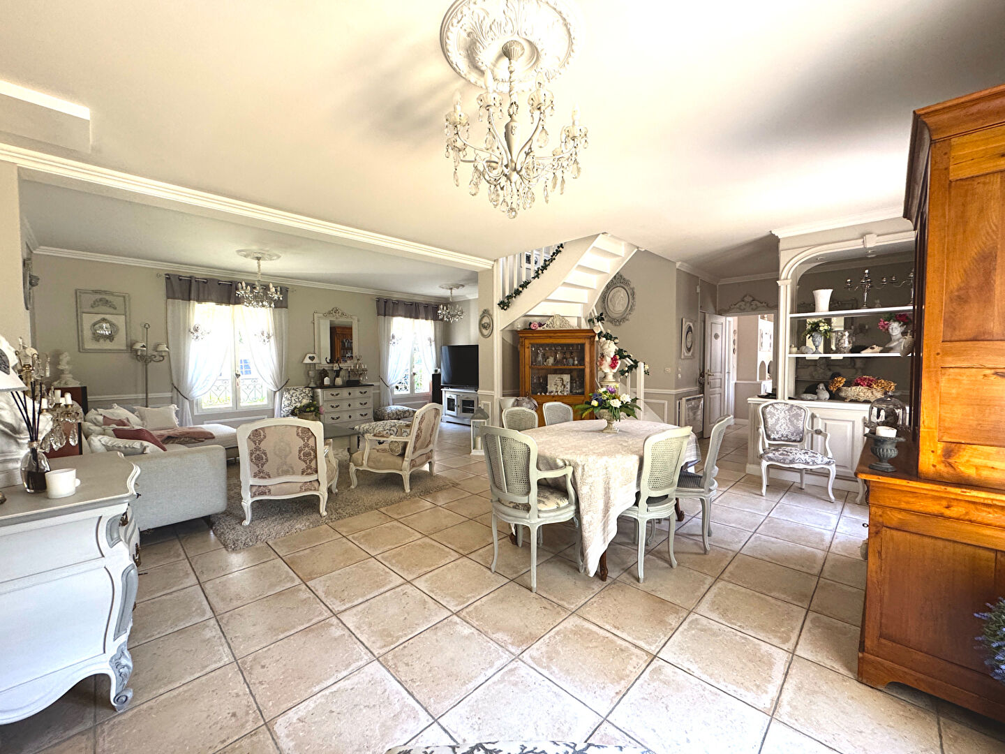 Photo Jolie demeure récente avec piscine chaufée  Thoiry 7 pièces 189 m2 image 3/6