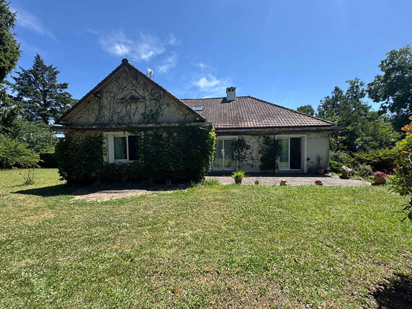 Photo Jolie maison Centre Montfort L Amaury  8 pièces 180 m2 image 2/6