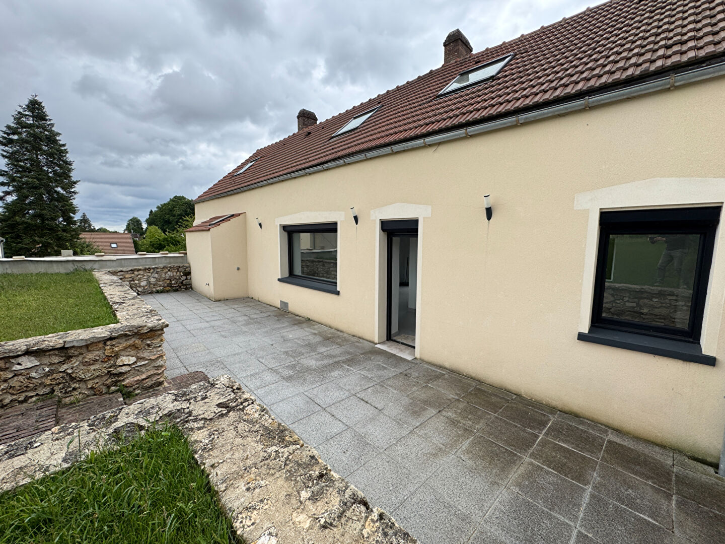 Photo Jolie maison ancienne entièrement rénovée 5' Montfort L Amaury image 2/6