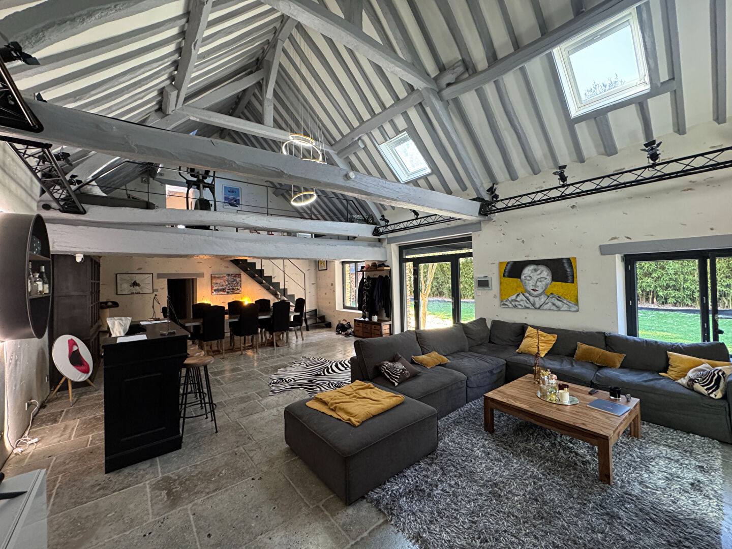 Photo Belle maison ancienne entièrement rénovée  Grosrouvre 5 pièces 152 m2 image 2/6