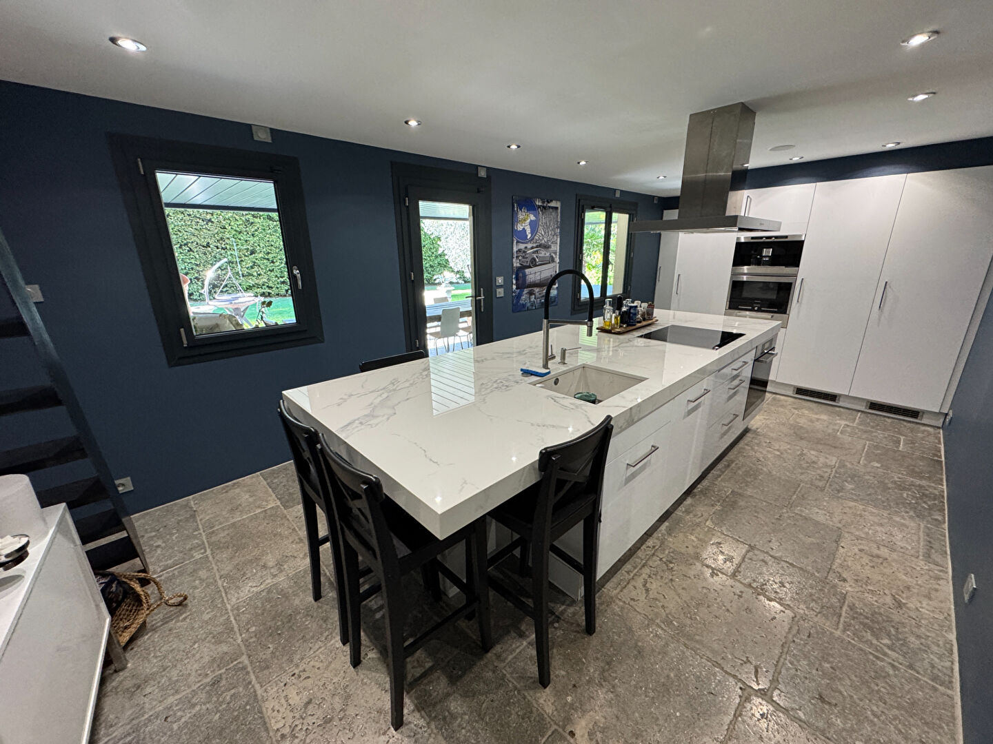 Photo Belle maison ancienne entièrement rénovée  Grosrouvre 5 pièces 152 m2 image 5/6