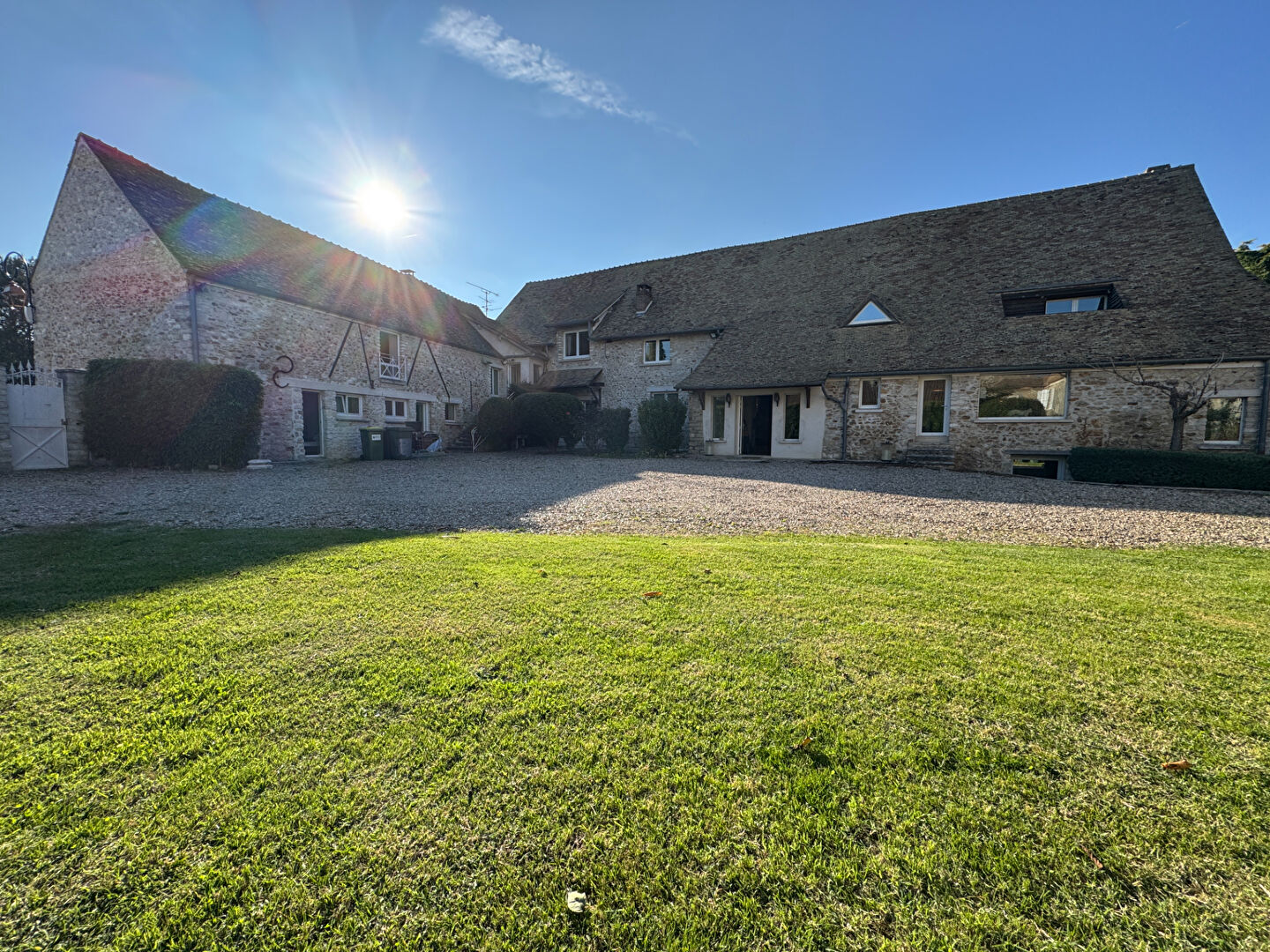 Photo Demeure de prestige  Coeur du vieux village  Thoiry 20 pièces  700 m2 image 1/6