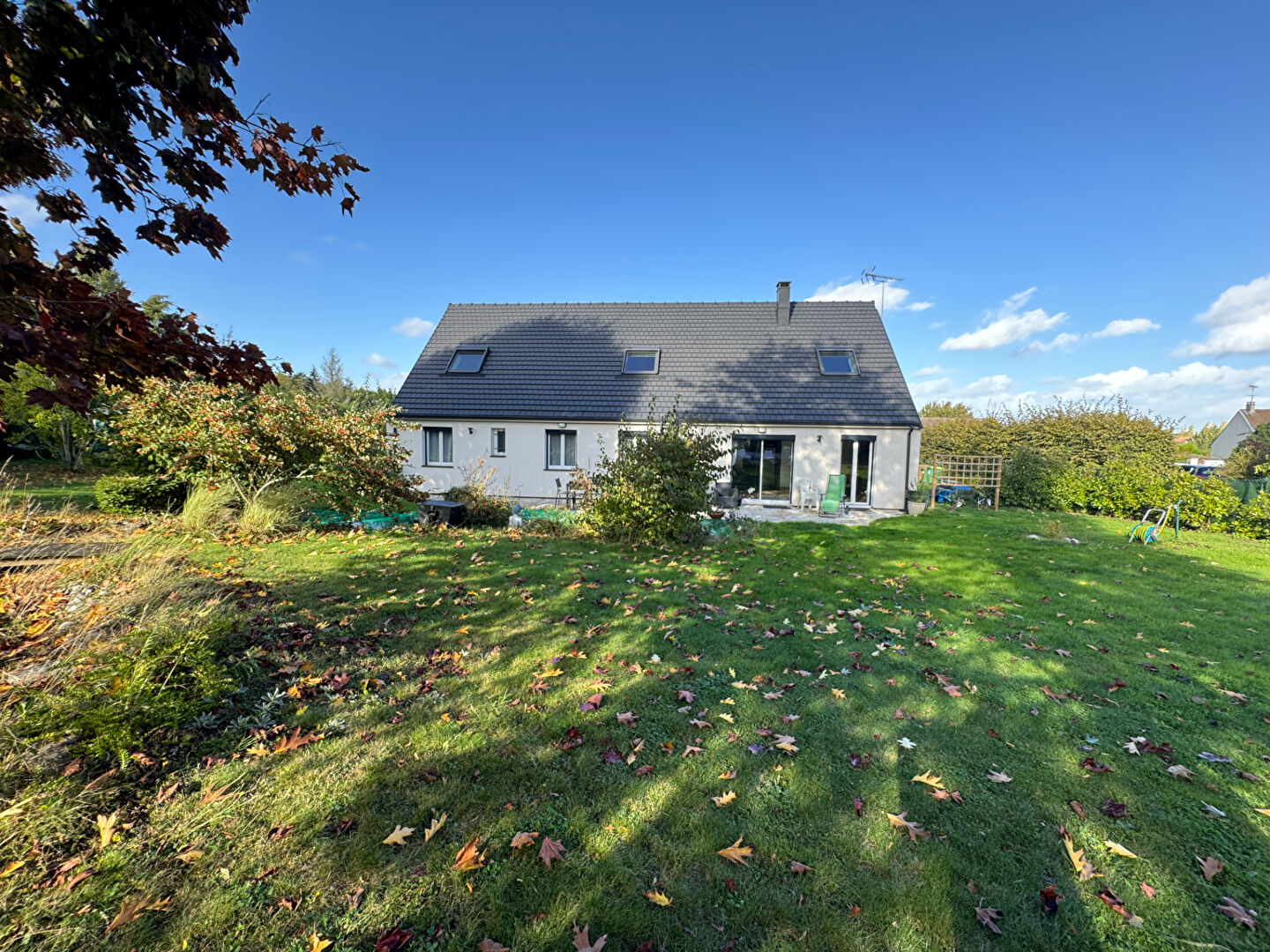 Photo Agréable maison entièrement rénovée  Secteur La Queue Lez Yvelines / Garancieres 7 pièces  224 m2 image 2/6