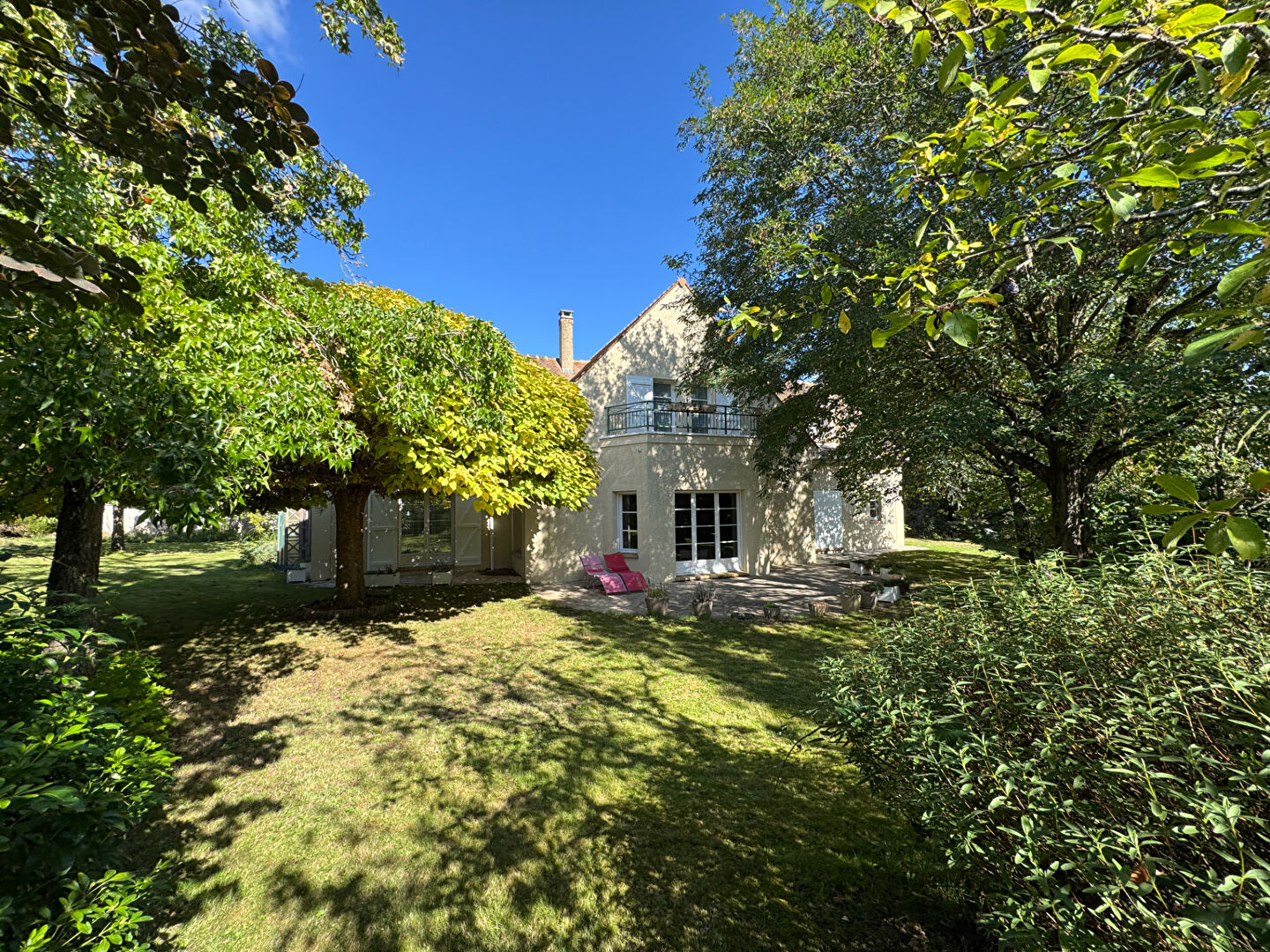 Photo Jolie maison traditionnelle Proche Montfort L 'Amaury  8 pièces  225 m2 image 1/6