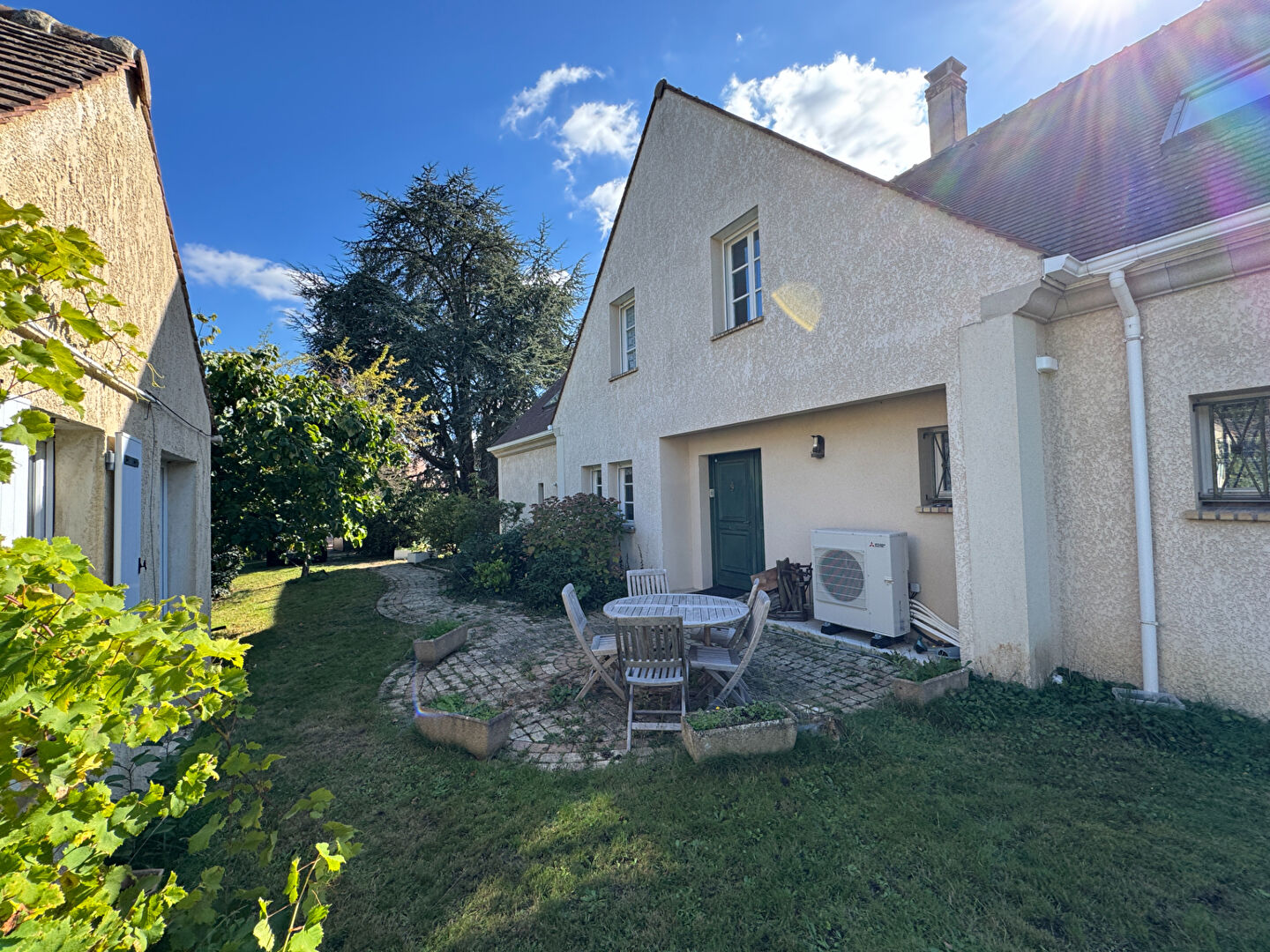 Photo Jolie maison traditionnelle Proche Montfort L 'Amaury  8 pièces  225 m2 image 3/6