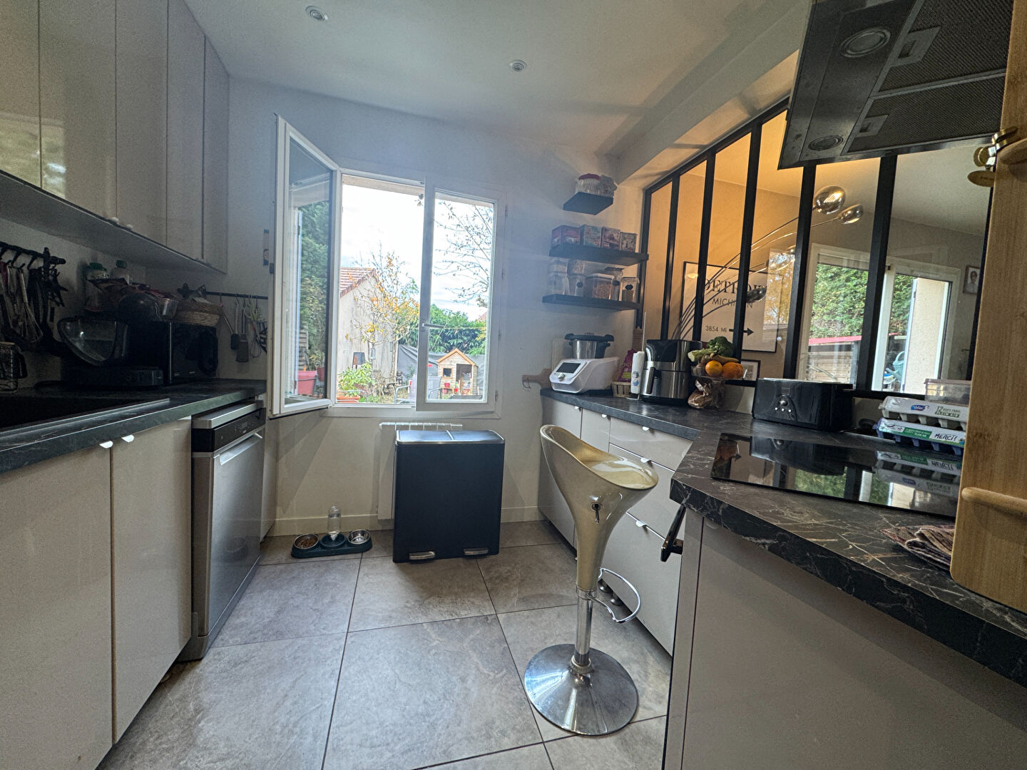 Photo Maison de village proche commerces et écoles Montfort L Amaury 4 pièces  104m2 image 3/6