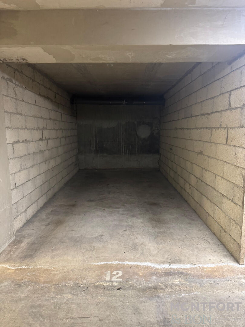 Parking à louer - Rue Cousté Cachan