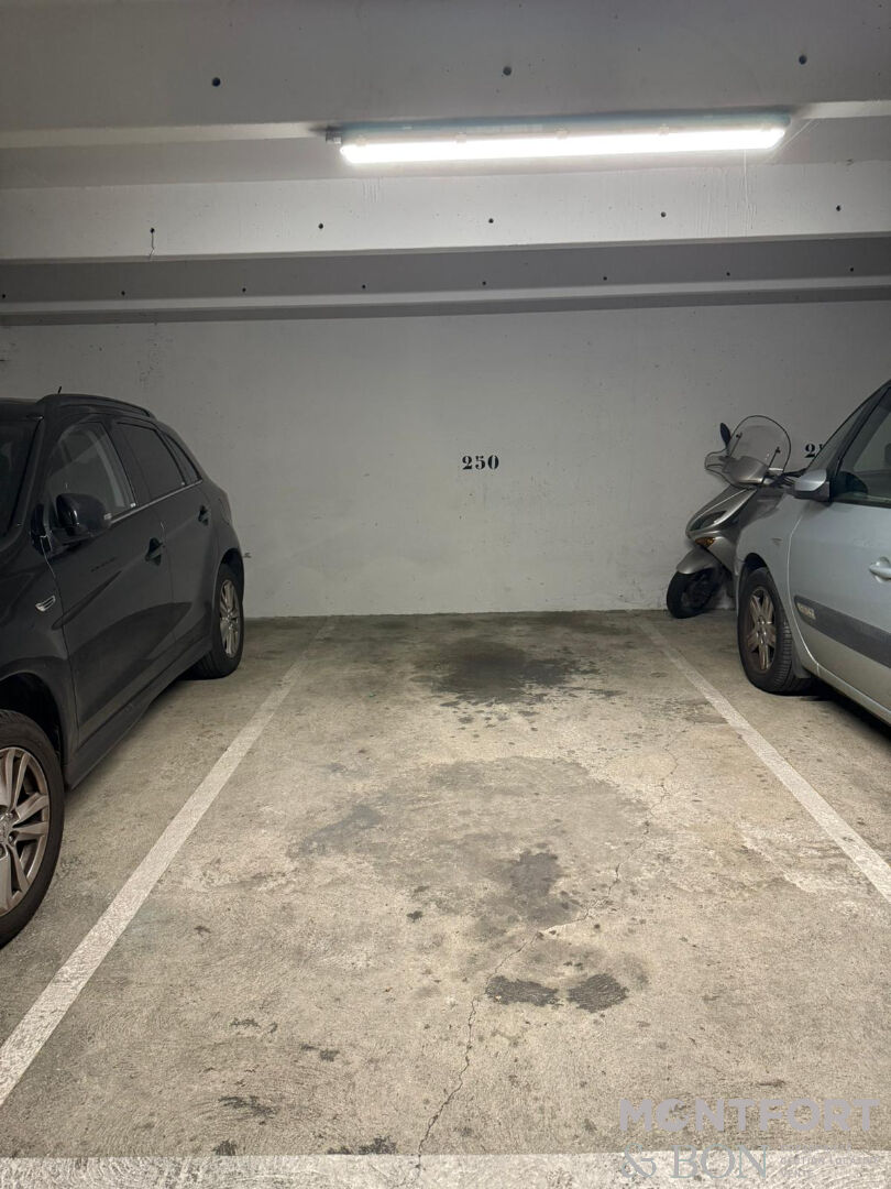 Photo Parking - Paris 15 image 3/5