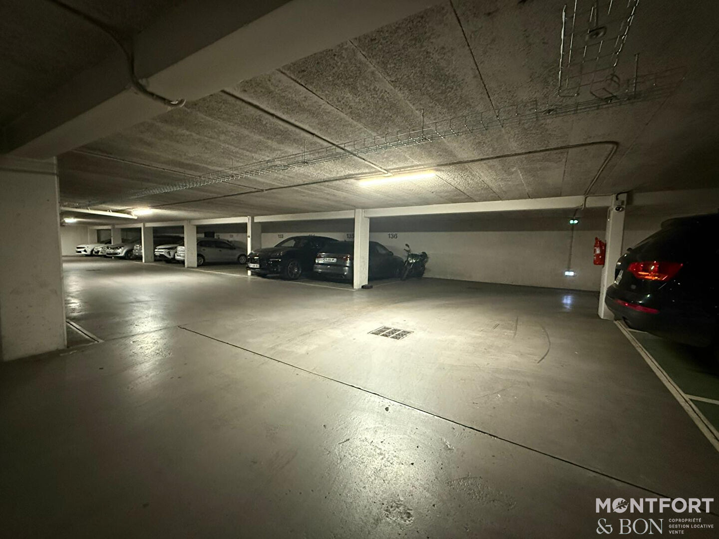 Photo Place de parking à vendre / Levallois-Perret image 2/2