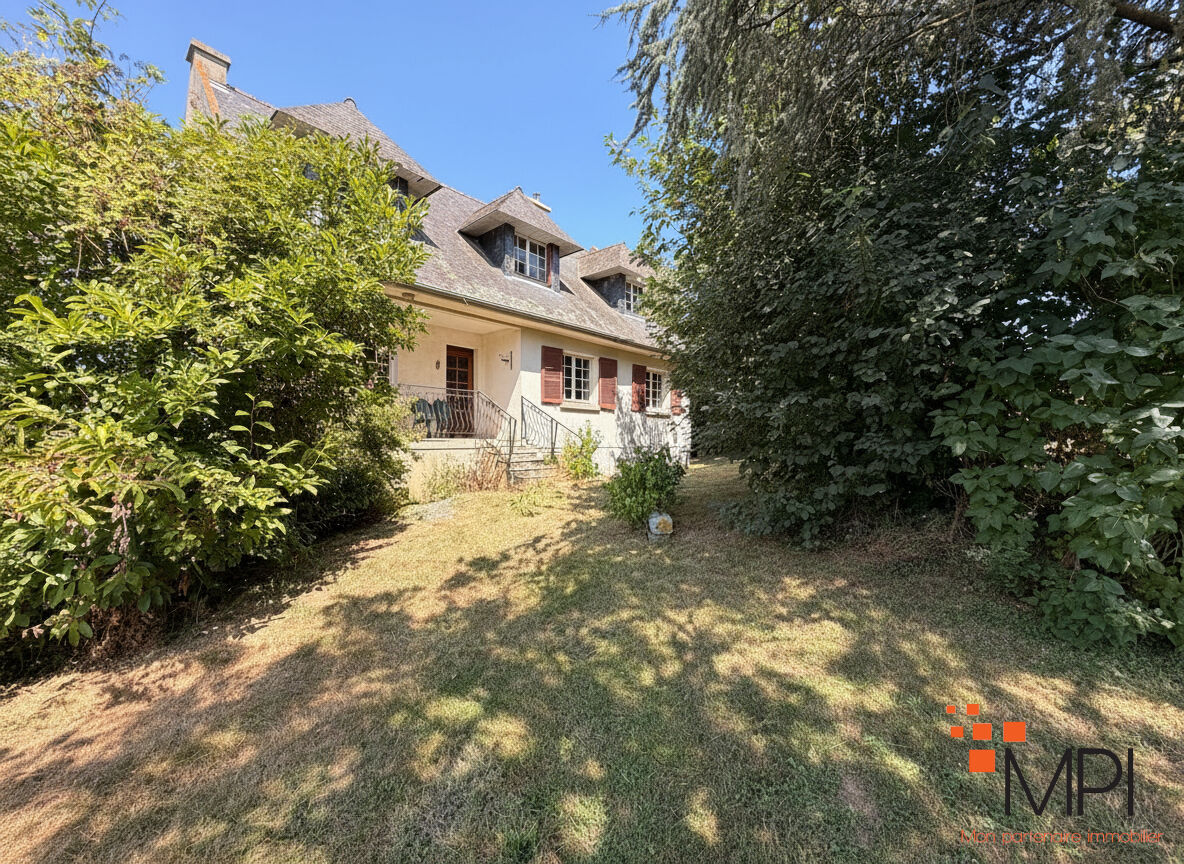 À VENDRE Maison à rénover d'environ 135 m² à Gévezé sur un terrain de 2 670 m²