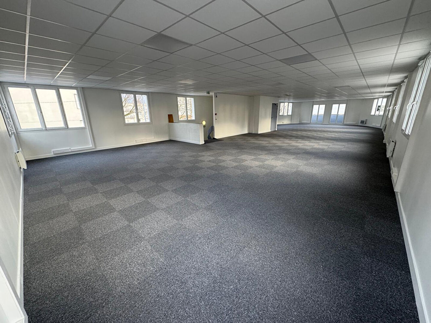 Photo Bureau / Open Space - Centre-ville Gare - Noisy le Sec image 2/6