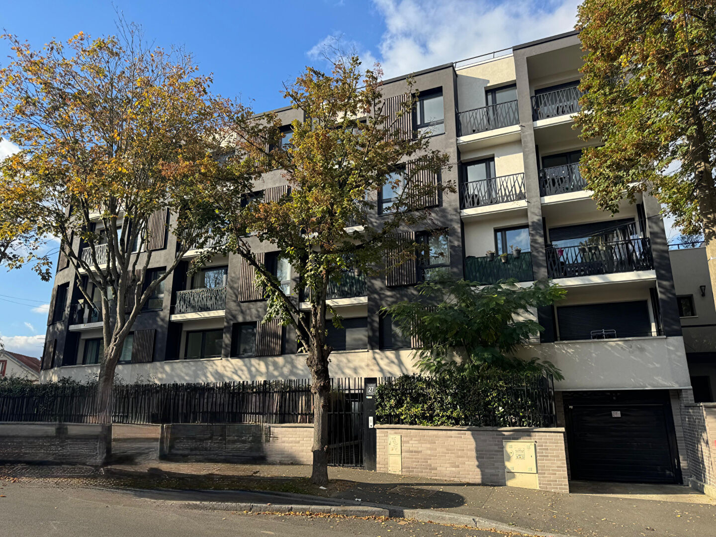 Photo Noisy le sec - 3 Pièces - Dernier étage - Balcon - Parking image 1/6