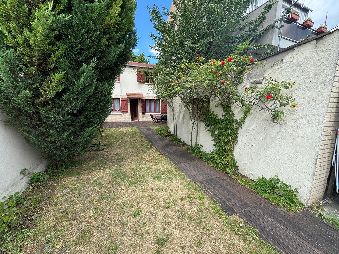 Photo Maison 5 pièces 110 m² - Métro L11 -  Jardin + Garage image 2/6