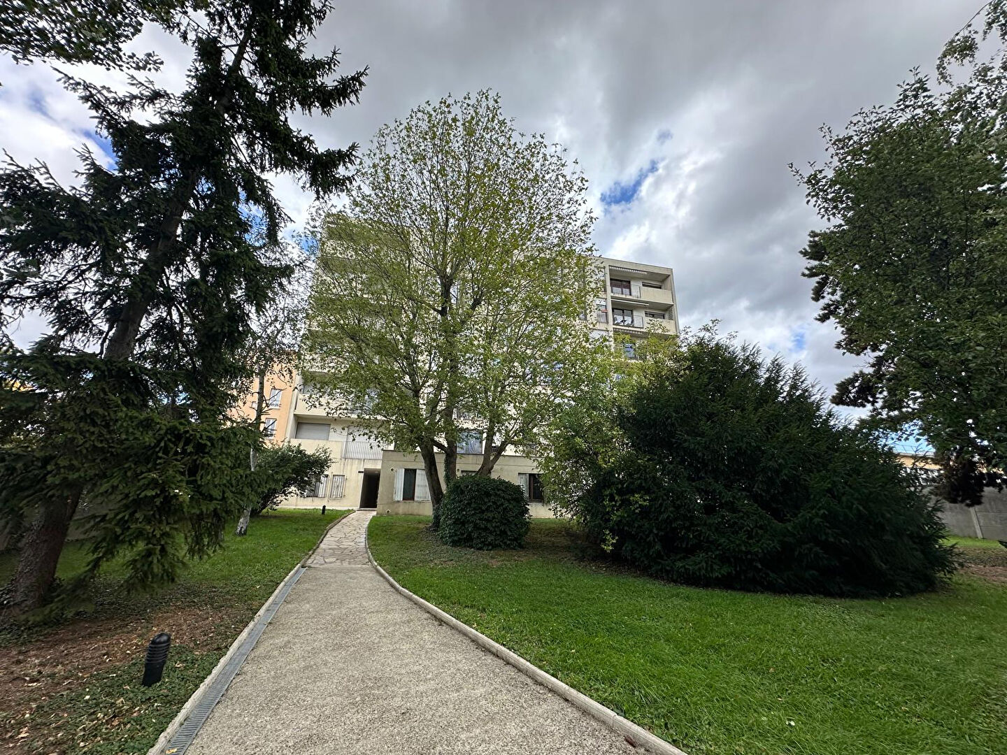 Appartement 4 pièces à louer à Romainville - Secteur Hôpital André Grégoire