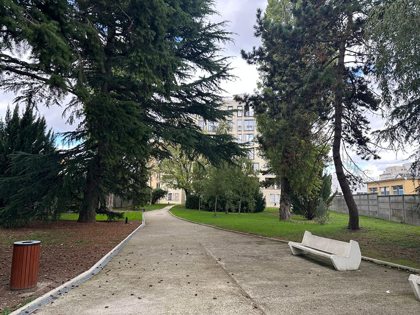 Photo Appartement 4 pièces à louer à Romainville - Secteur Hôpital André Grégoire image 3/6