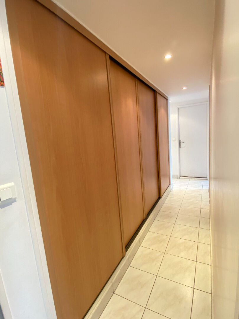 Photo Appartement Noisy Le Sec 5 pièces 4 chambres 98 m2 balcon image 6/6