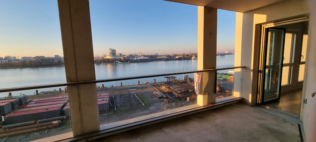 Photo 1ÈRE LIGNE AVEC ROOFTOOP PRIVATIF image 3/6