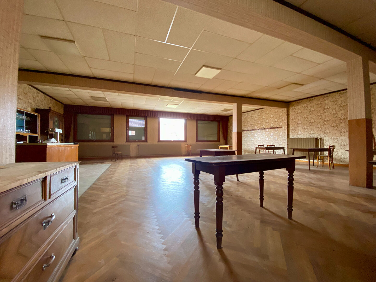 Photo Immeuble avec bar 340m2 à Butten image 3/6