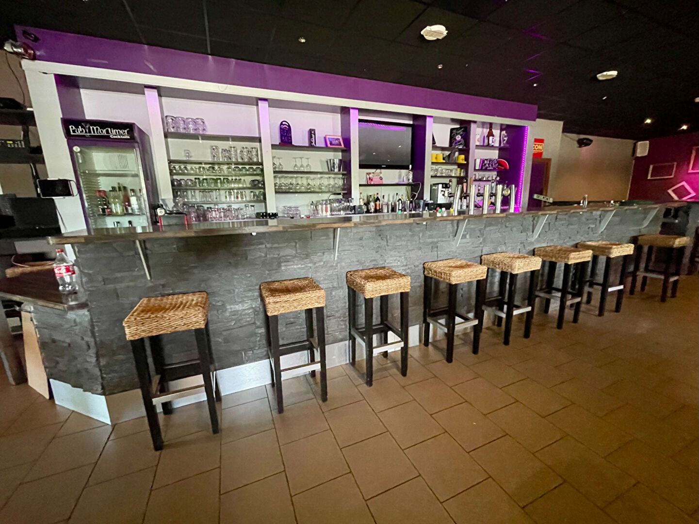 Photo Fond de commerce - Bar - 200 m2 + 100m2 de terrasse image 3/6