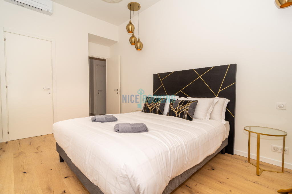 Photo Carré d'Or - Appartement divisé en 2 appartements - 100m Promenade des Anglais image 4/6