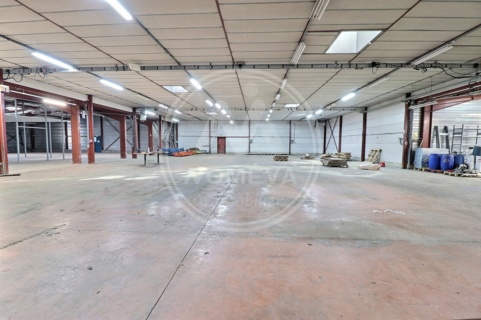 Photo Local professionnel Dunières 400 m² image 3/6