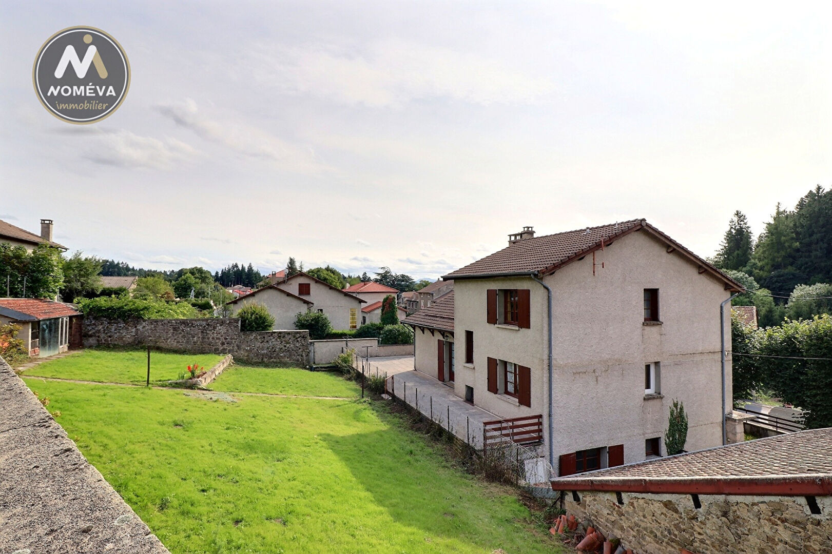 Maison Montfaucon En Velay 9 pièce(s) 188 m²