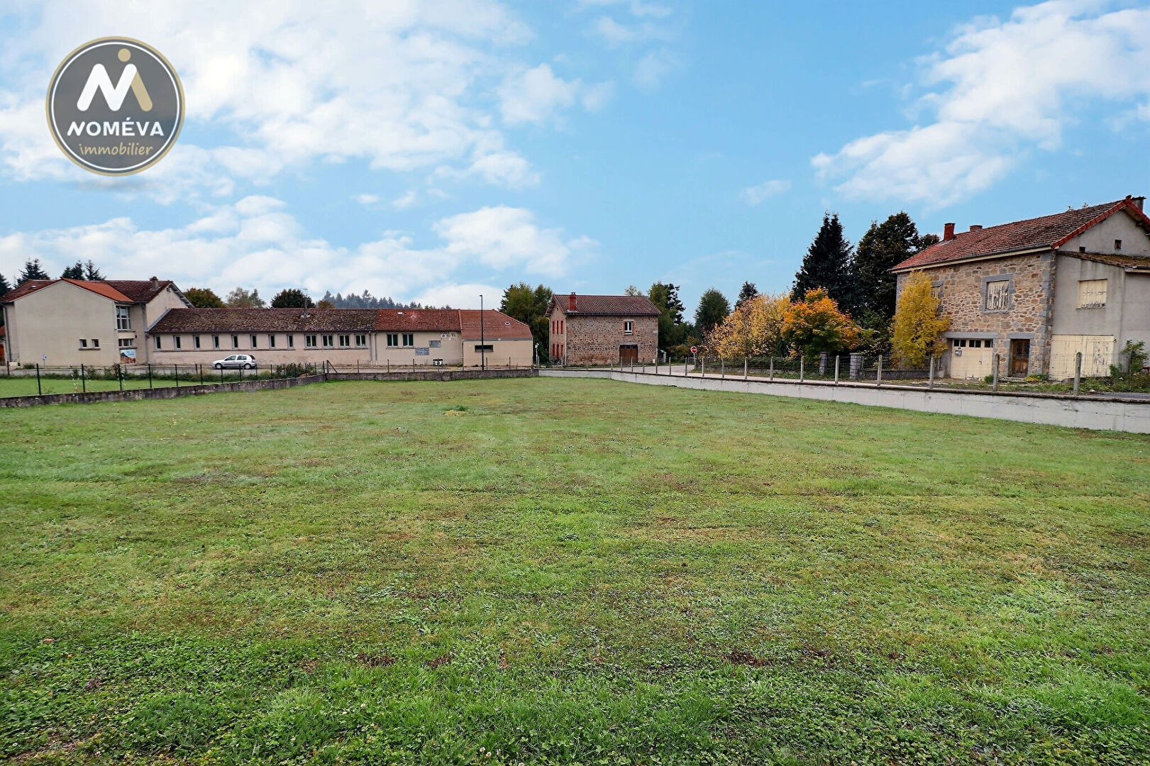 Photo Terrain constructible - Lapte 1000 m² image 4/4