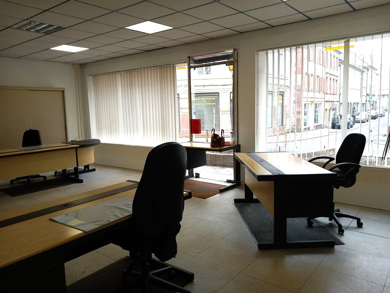 Photo Local commercial image 4/5