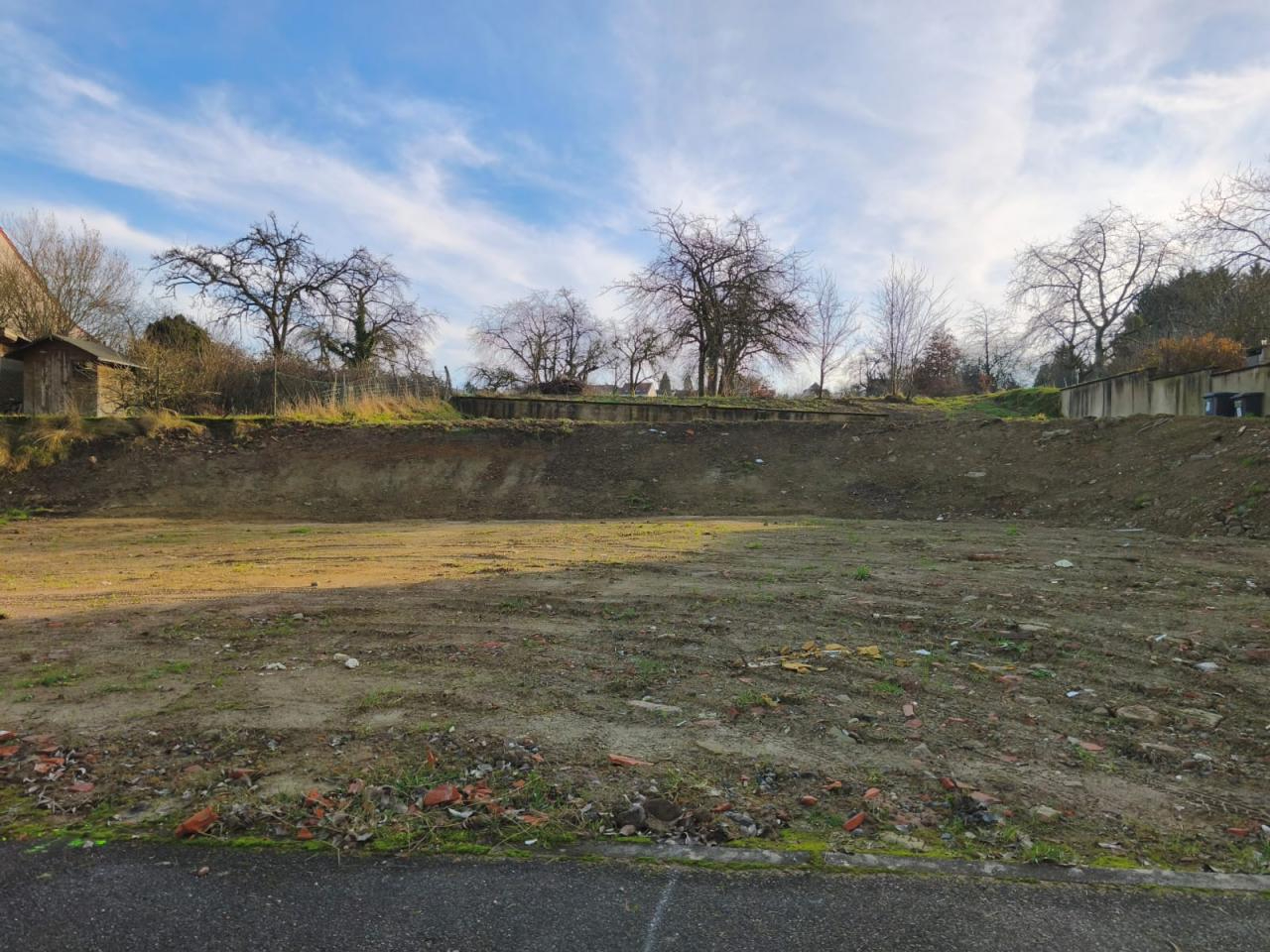 Terrain constructible de 12 ares à Montbronn