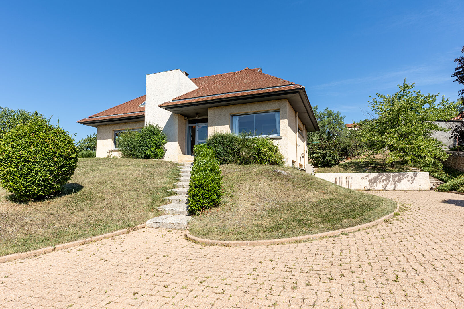 Maison 7 pièces 180 m2 avec Piscine
Maison 7 pièces 180 m2 avec Piscine