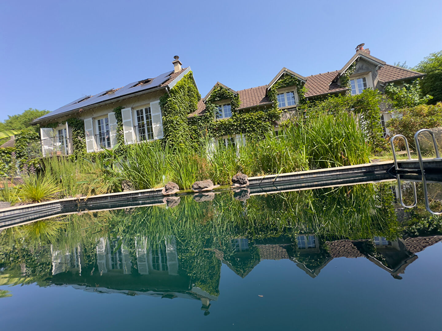 Un écrin de charme entre nature et caractère